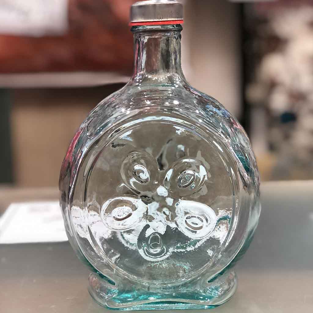 بطری اب شیشه ای