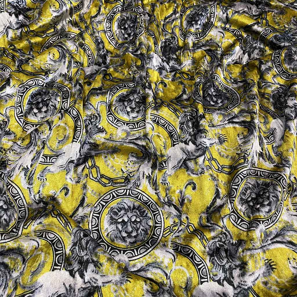 مخمل طرحدار مدل شیر سفید