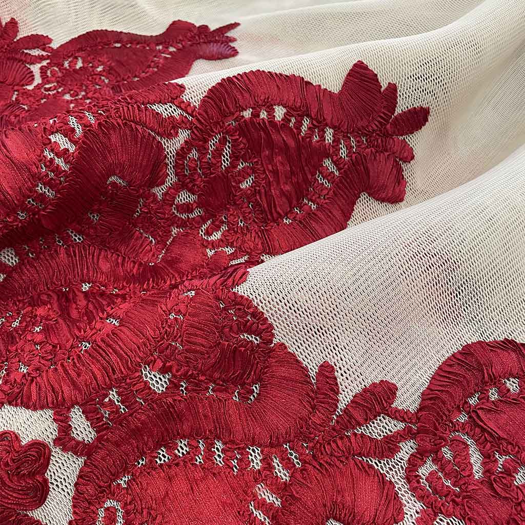 پارچه گیپور طرحدار قرمز