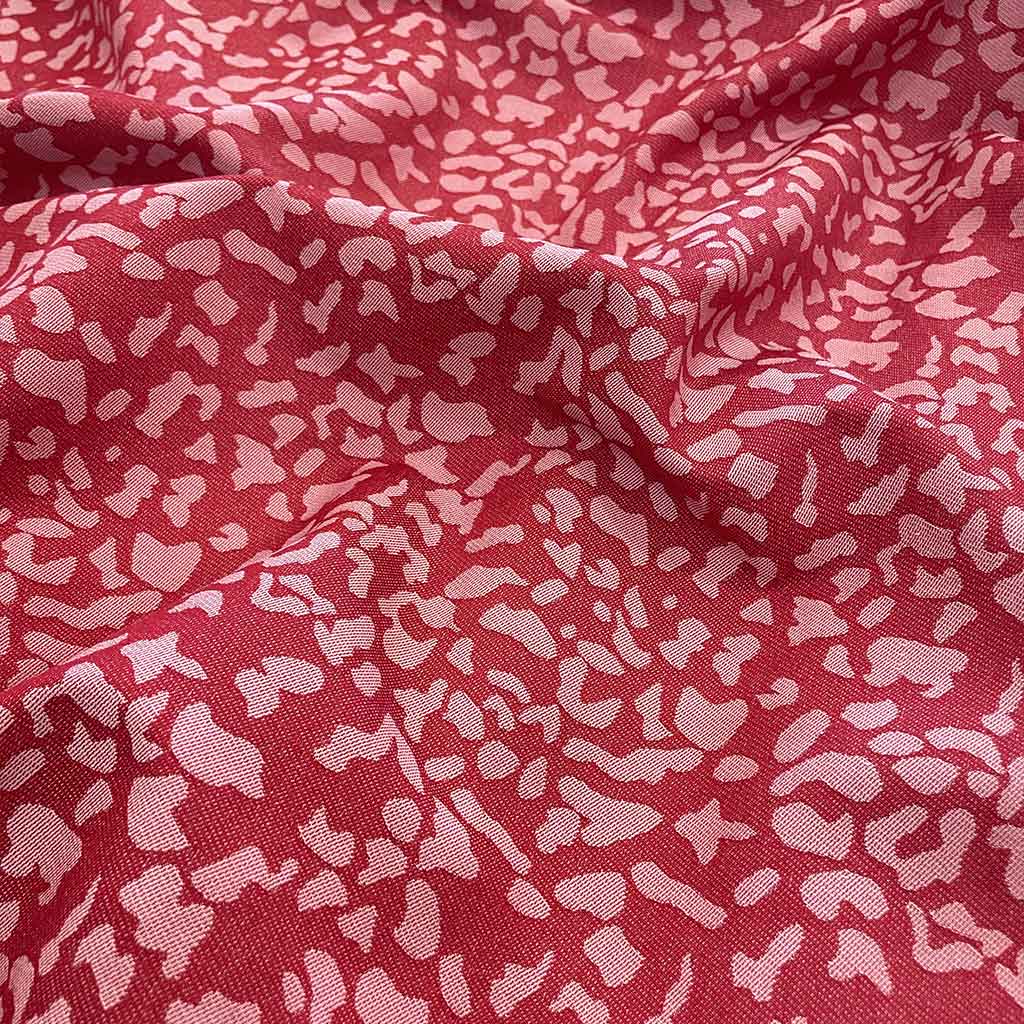 پارچه ژاکارد طرحدار قرمز پلنگی