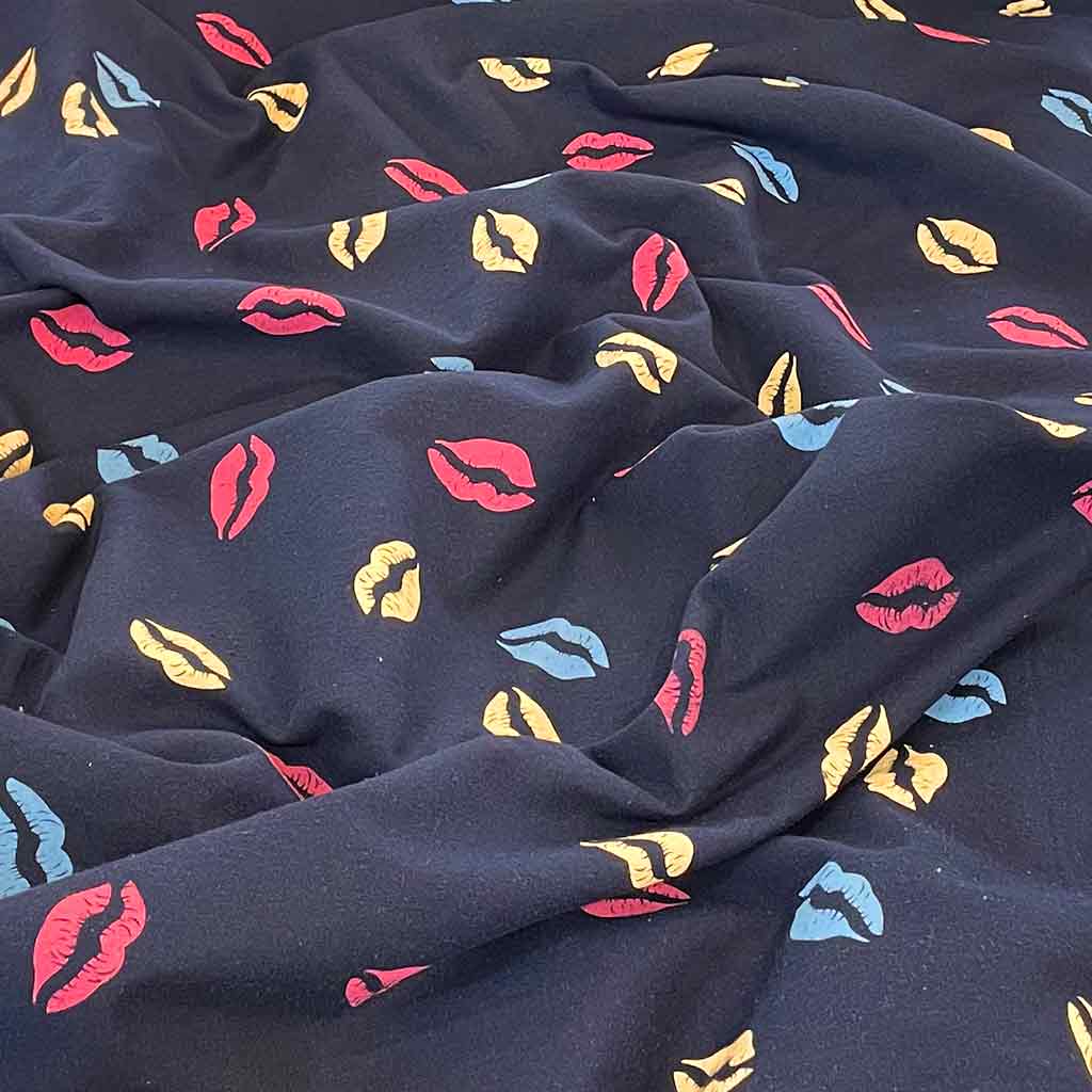 پارچه لینن طرح لب