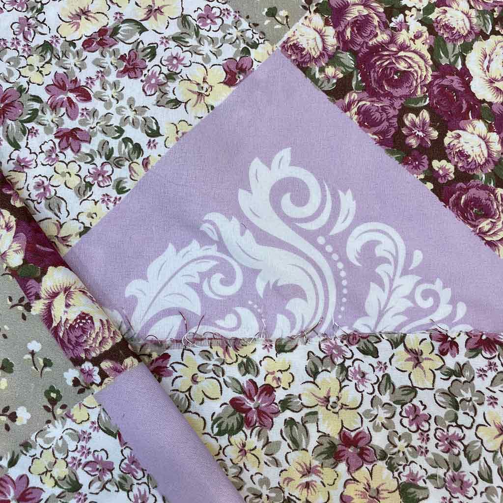 پارچه ملحفه ای طرح مربع گلدار