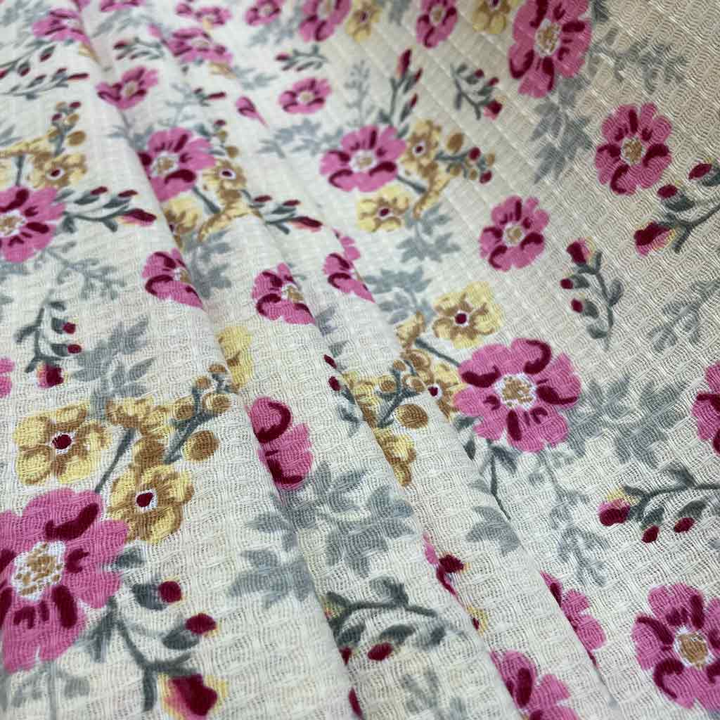 پارچه آشپزخانه ای طرح گل صورتی زرد