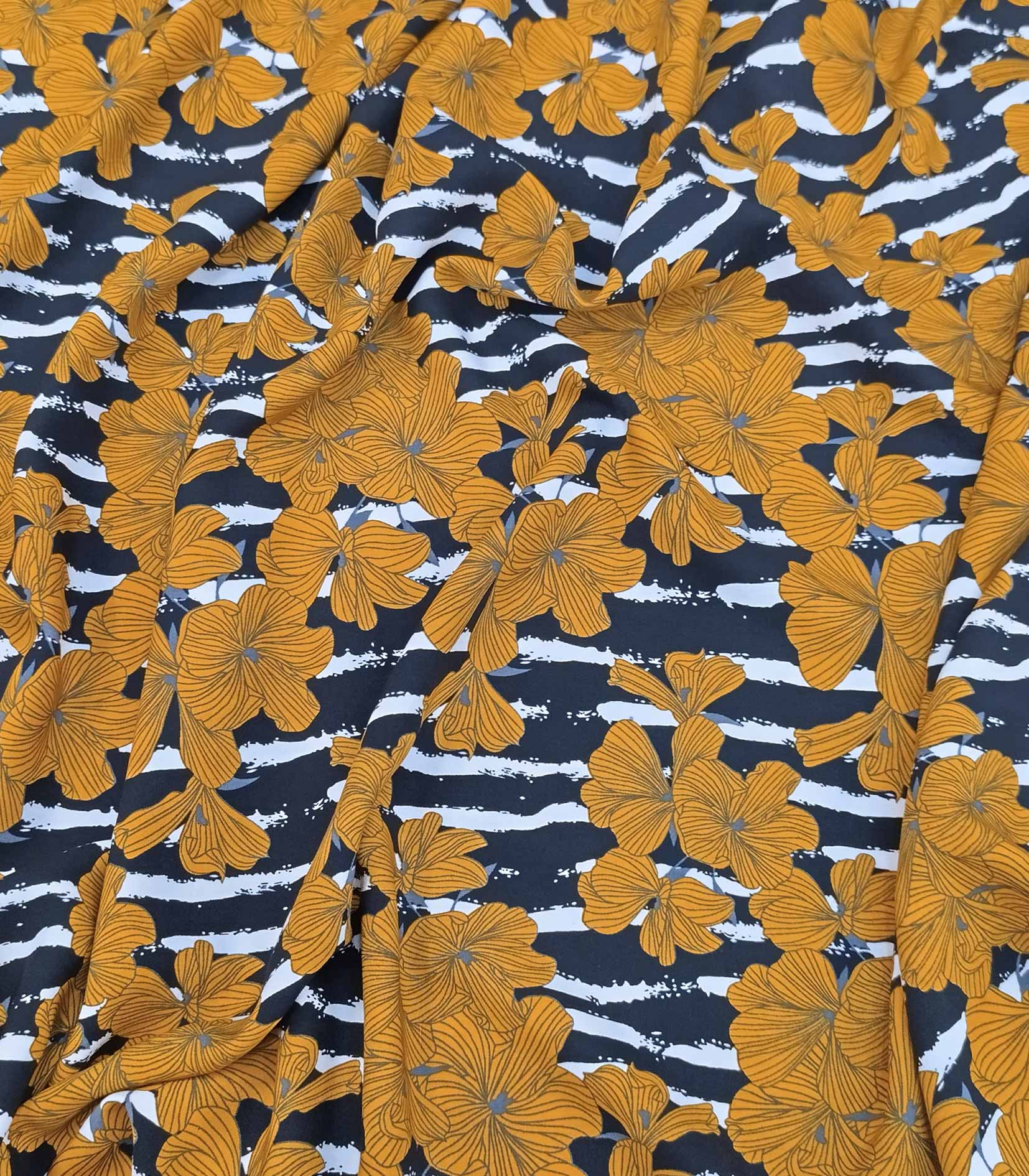 پارچه نخی طرح شقایق