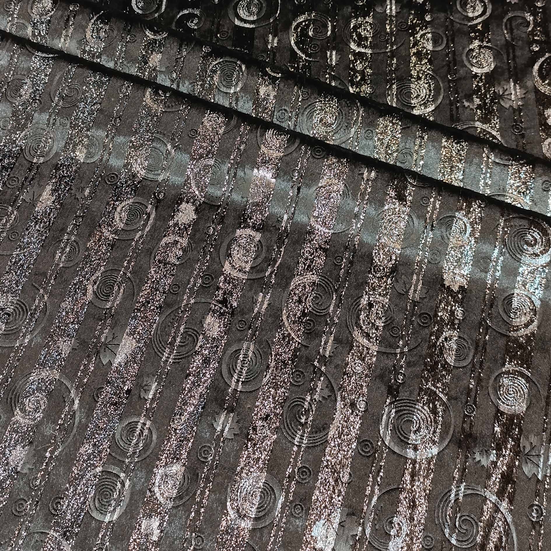 پارچه مخمل ونوس مشکی